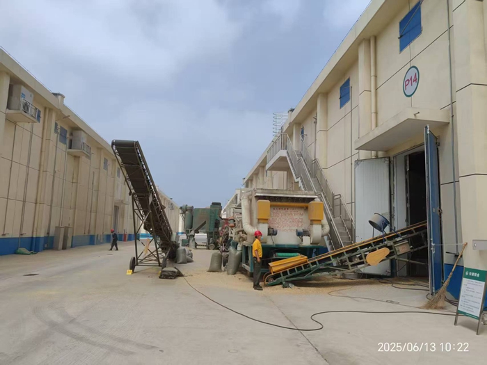 淮糧儲備公司多措并舉做好省級儲備小麥?zhǔn)召徆ぷ?>
                        </a>
                    </div>
                    <h2 class=